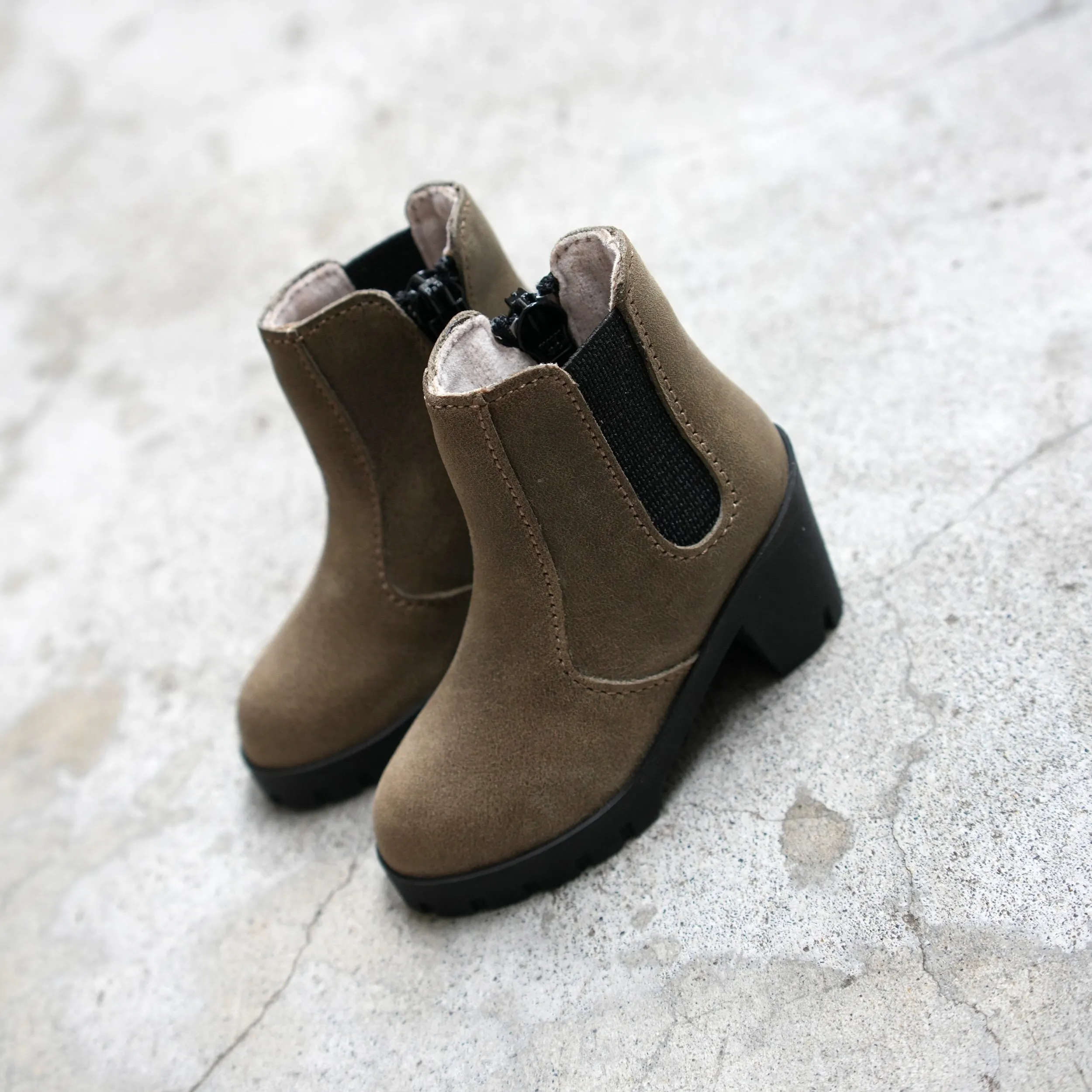 Chelsea Boots (Graphite)