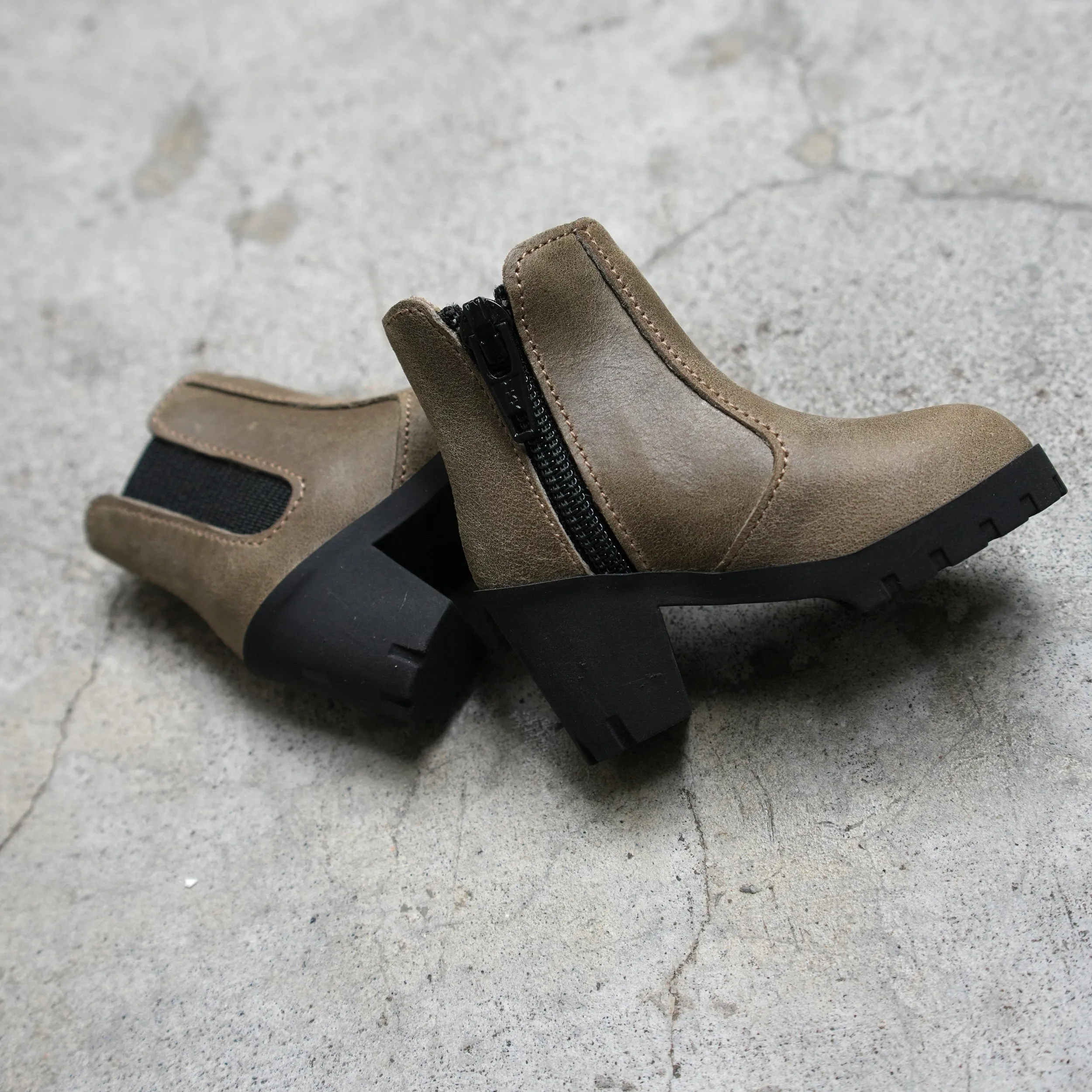 Chelsea Boots (Graphite)