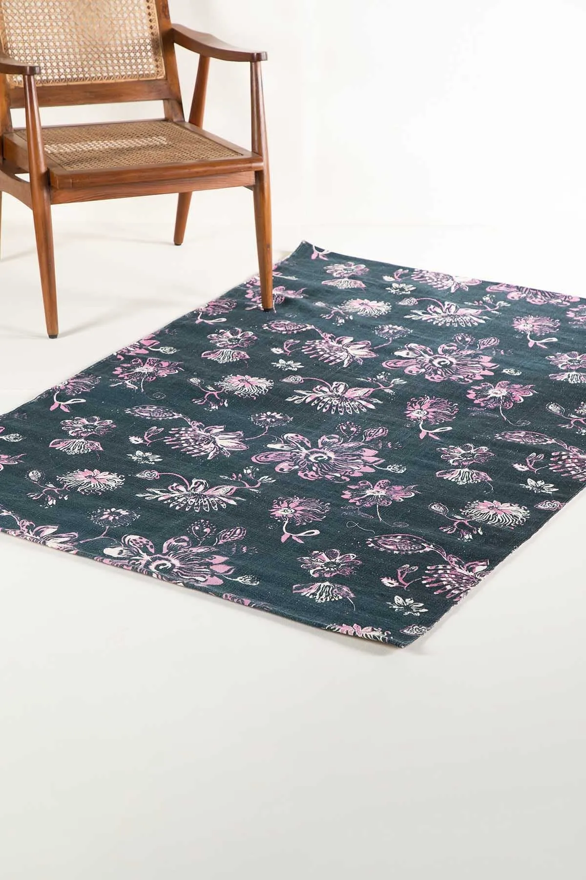 Vidari Printed Rug (Midnight Blue)